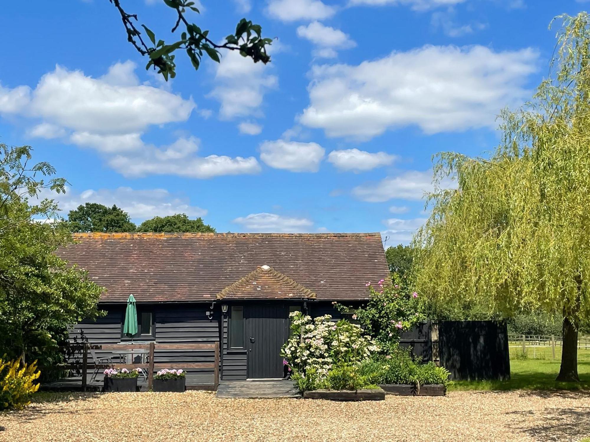 Maplehurst Barn Stables Staplehurst Exteriör bild